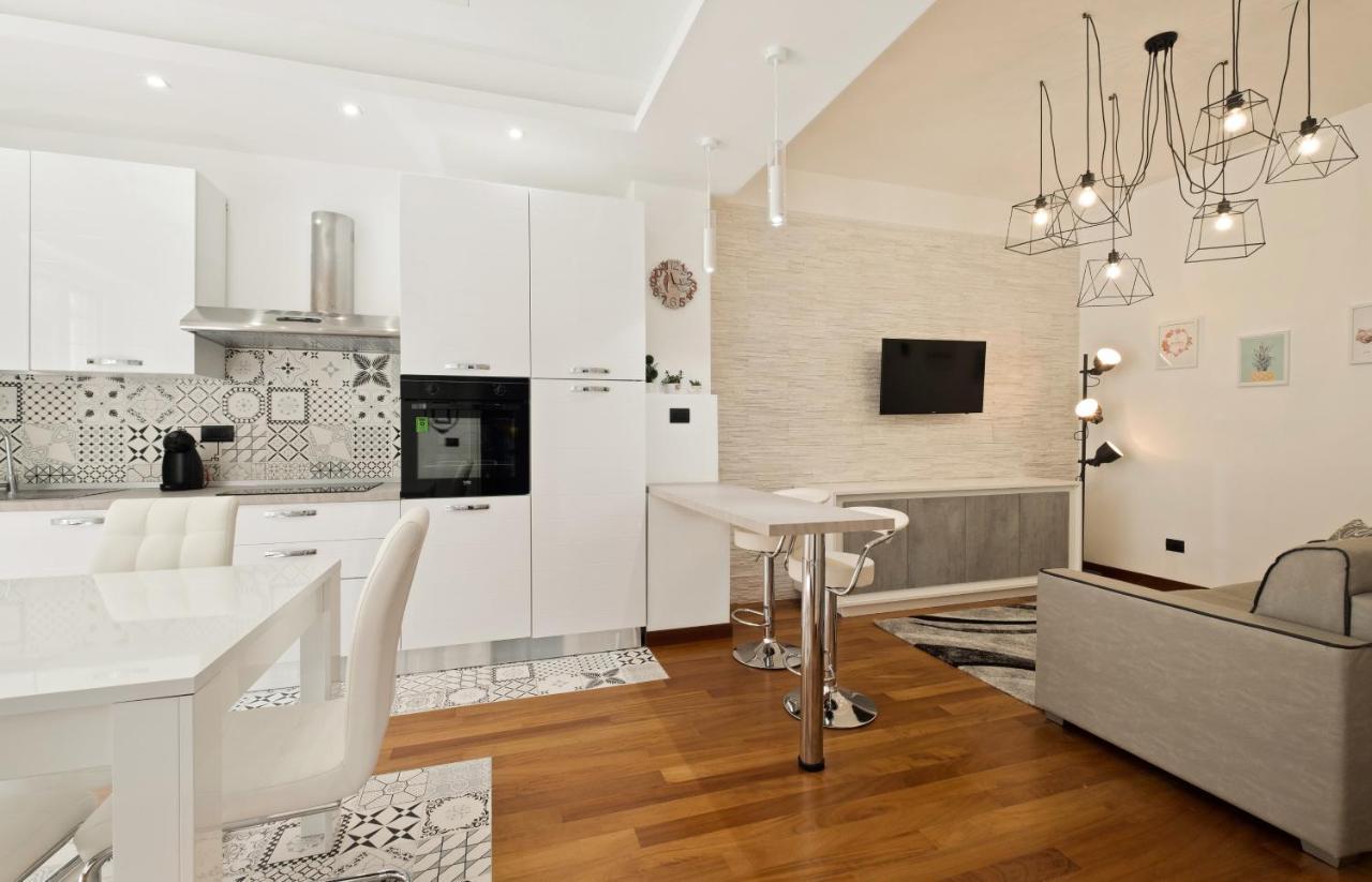 روما 3 Bed Modern Flat - 15 Minutes Walk To Colosseum المظهر الخارجي الصورة